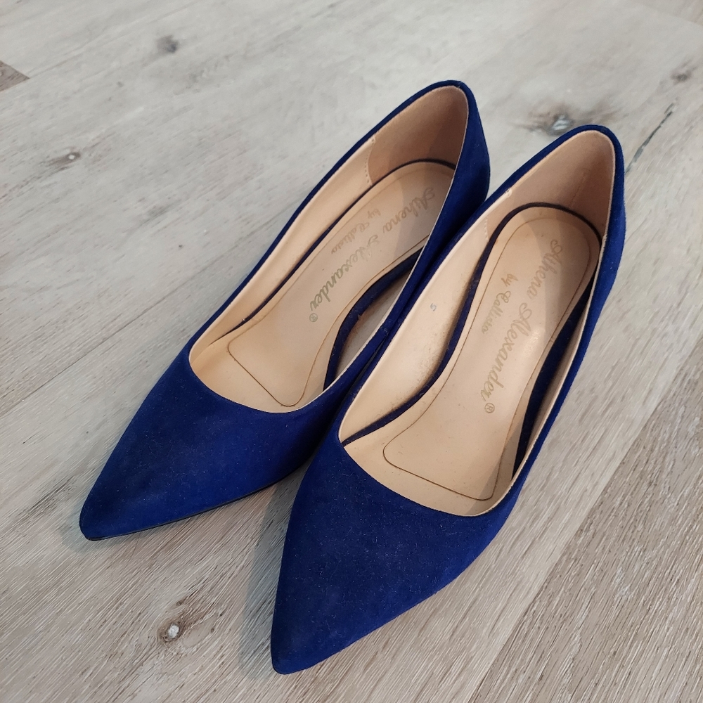 Athena Alexander by Callisto Micro-Suede Kitten Heels. Blue. Size 5